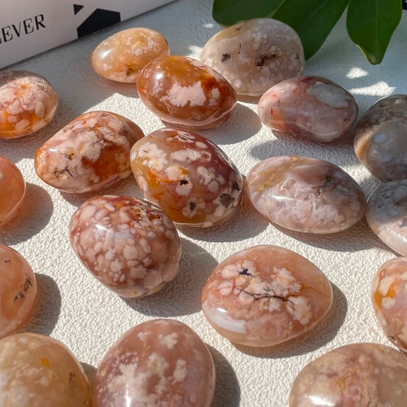 Flower Agate Palm Stone - Picture 2 of 2